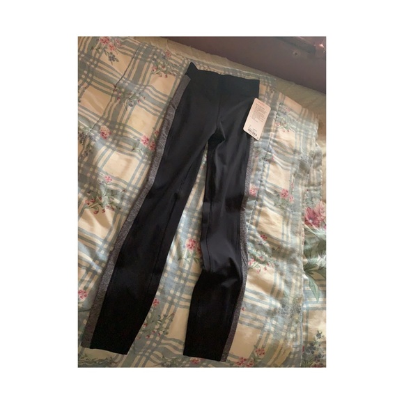 BNWT Rare Lululemon Box It Out Tight - Picture 2 of 6